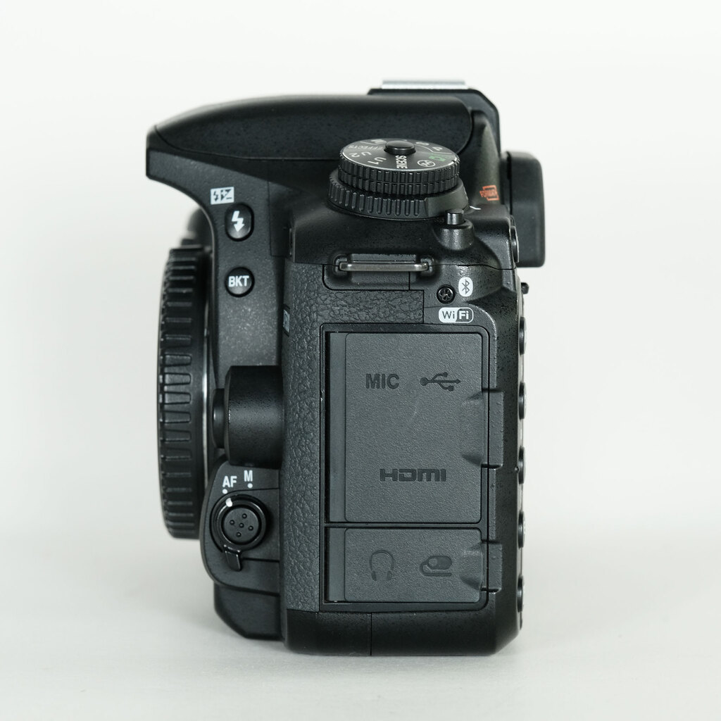 Nikon D7500