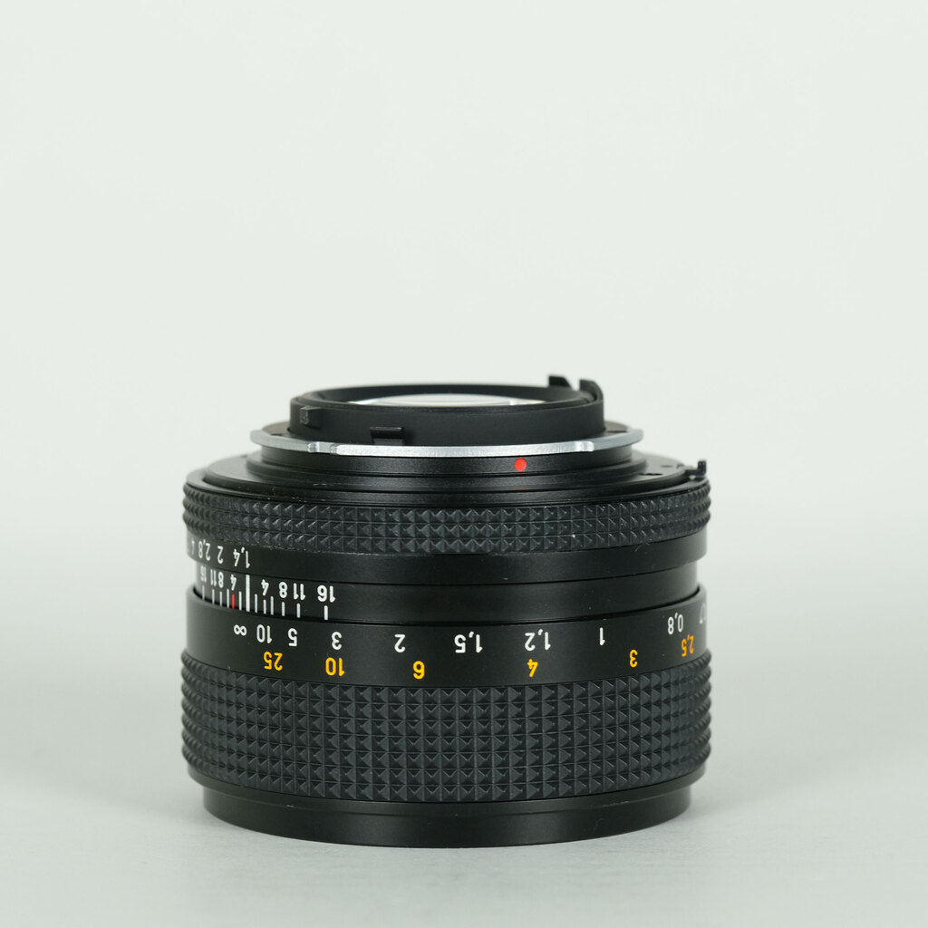 Carl Zeiss Planar T* 50mm F1.4の出品 | ONE SCENE（ワンシーン）