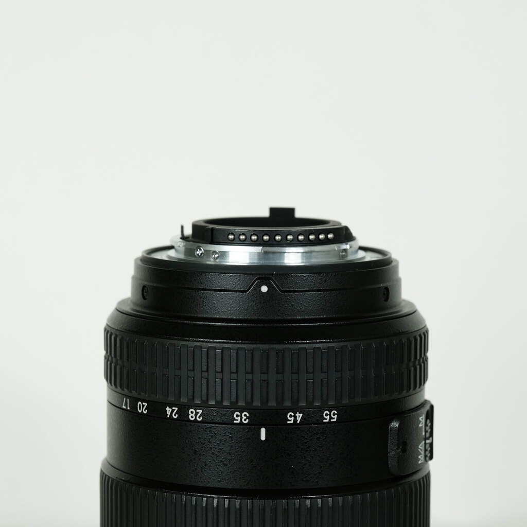 Nikon AF-S DX Zoom-Nikkor 17-55mm f/2.8G IF-ED