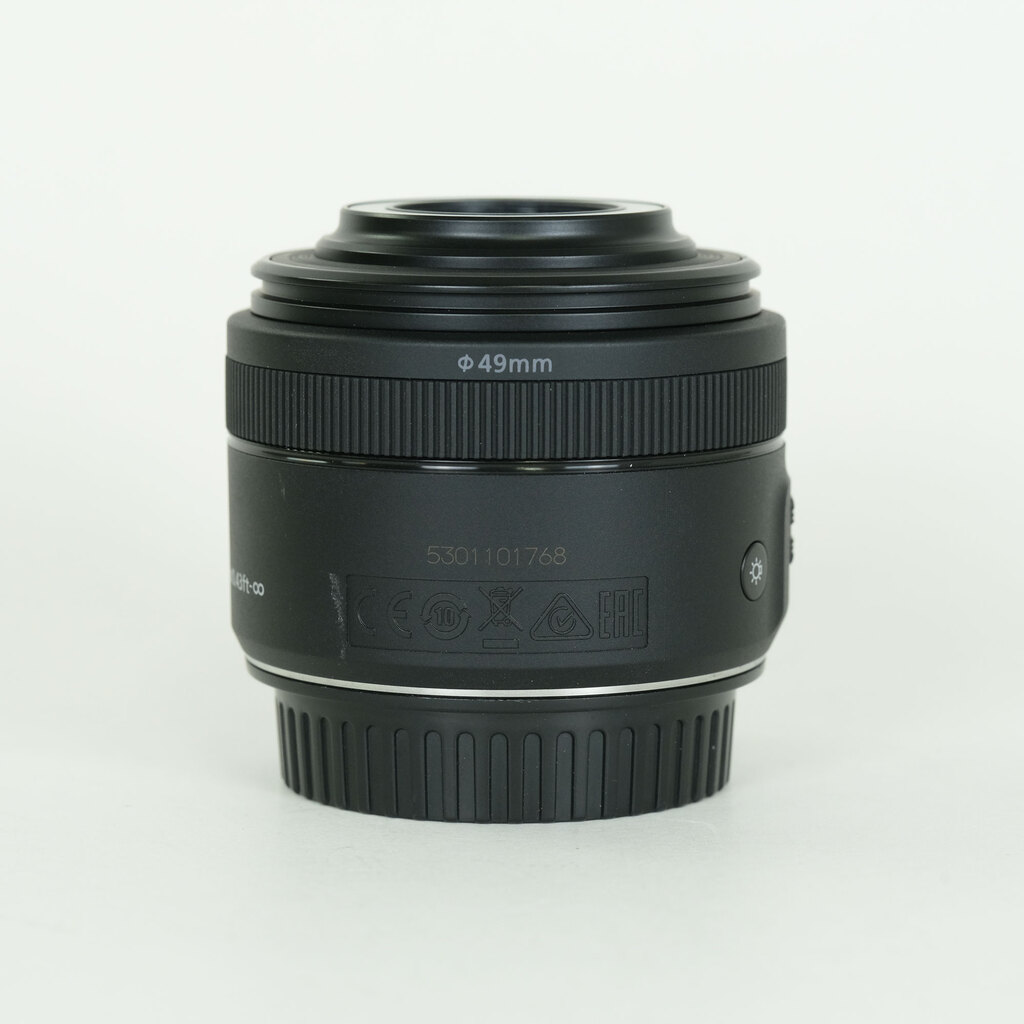 Canon EF-S35mm F2.8 マクロ IS STM