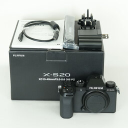 FUJIFILM X-S20