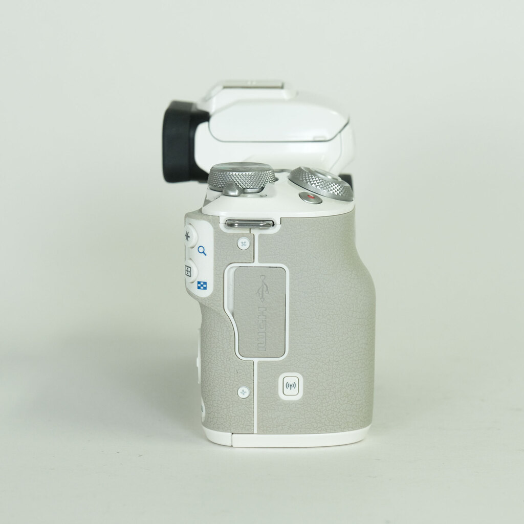 Canon EOS Kiss M