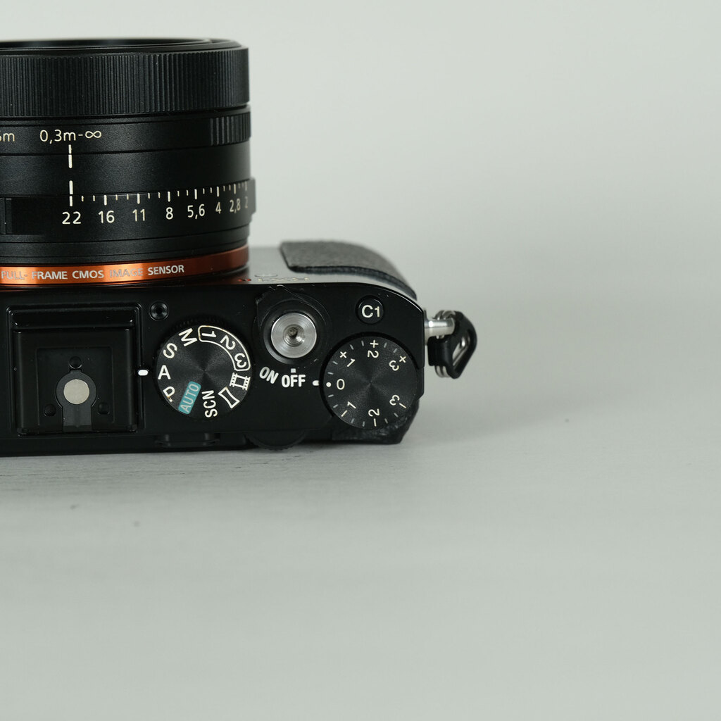SONY Cyber-shot DSC-RX1RM2の出品 | ONE SCENE（ワンシーン）