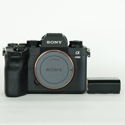 SONY α9 II(ILCE-9M2) SONY α9 II(ILCE-9M2)
