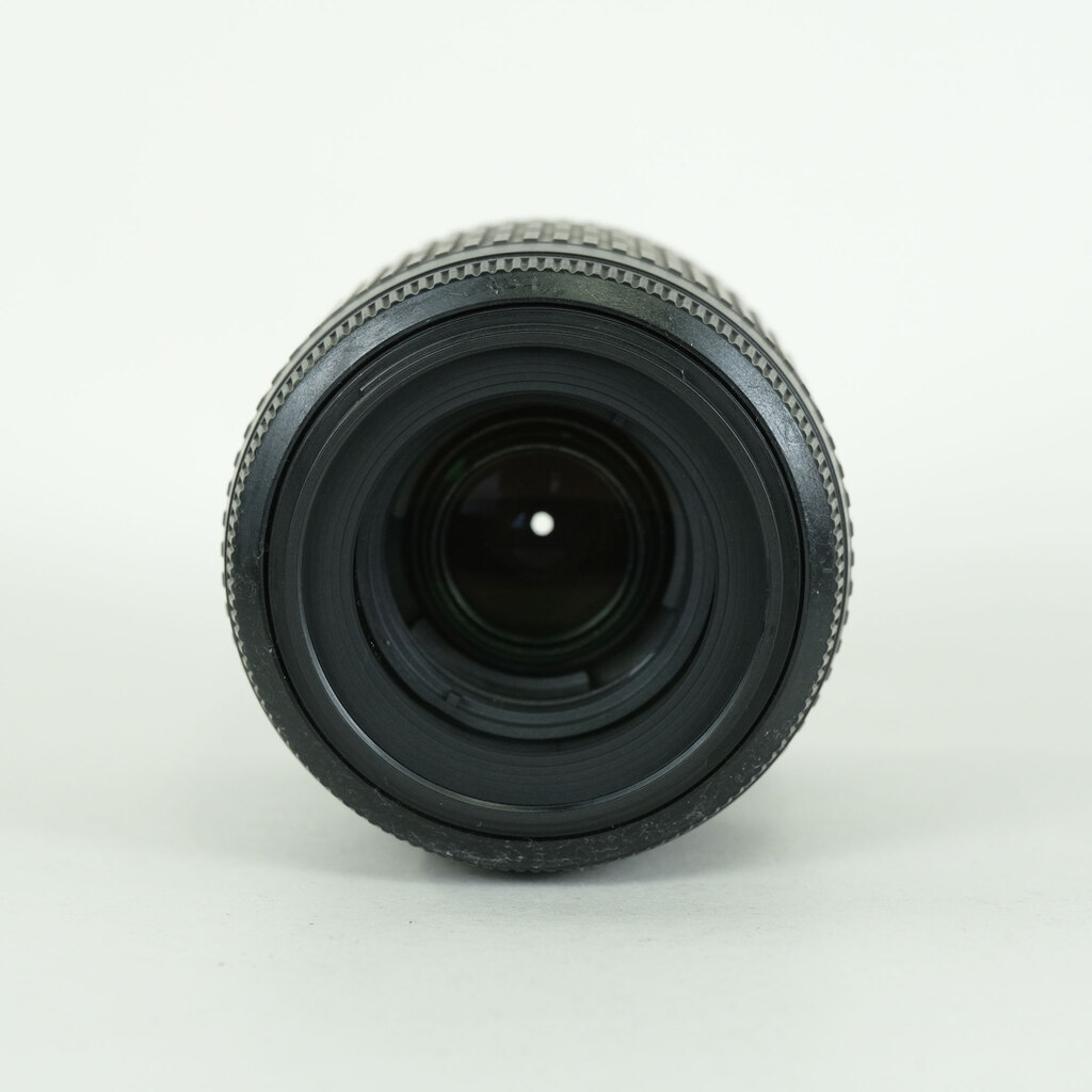 Nikon AF-S DX VR Zoom-Nikkor 55-200mm F4-5.6G IF-ED Nikon AF-S DX VR Zoom-Nikkor 55-200mm F4-5.6G IF-ED