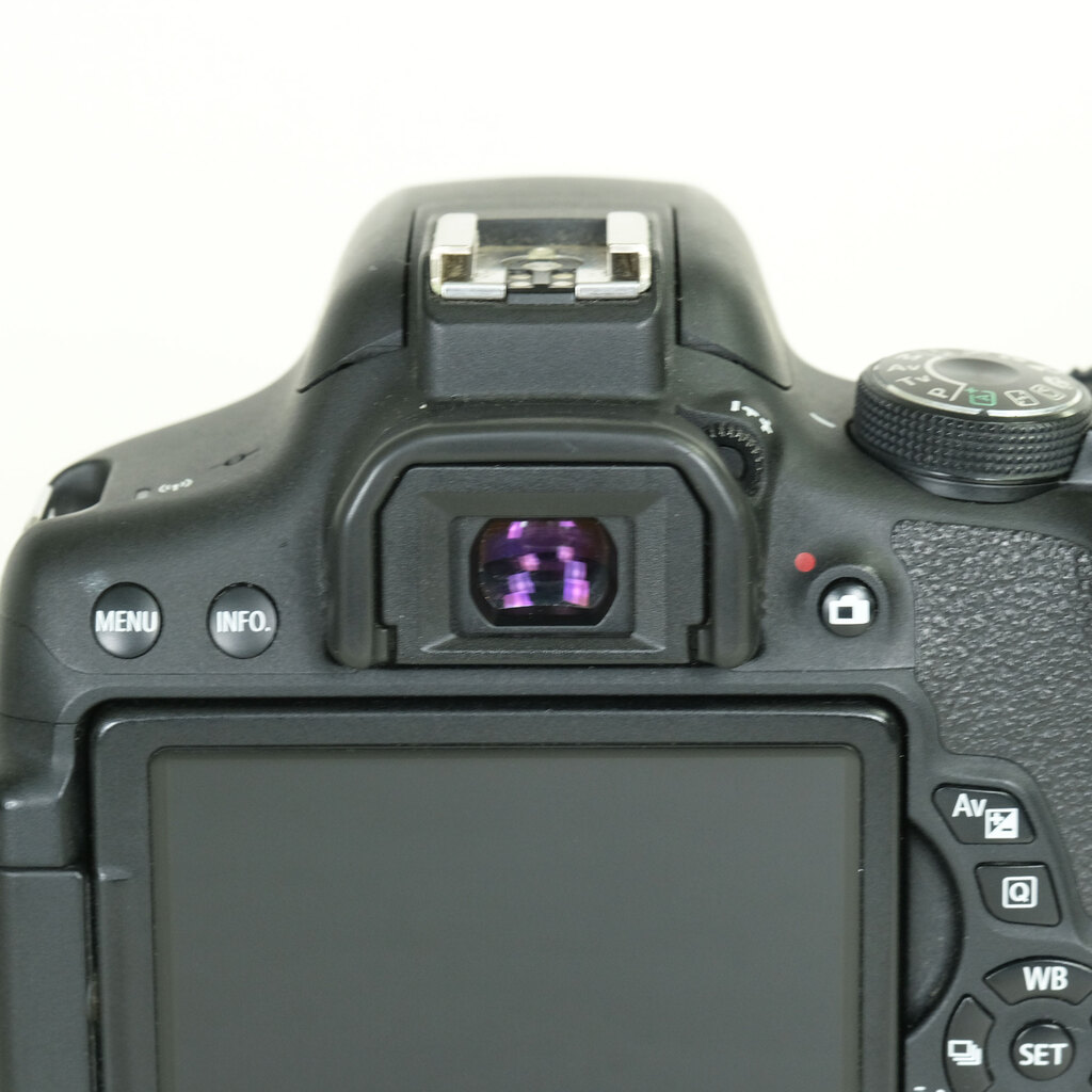 Canon EOS Kiss X8i