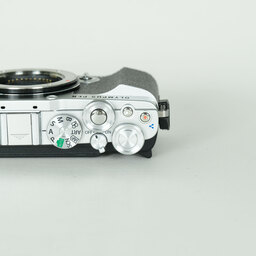 OLYMPUS PEN E-P7
