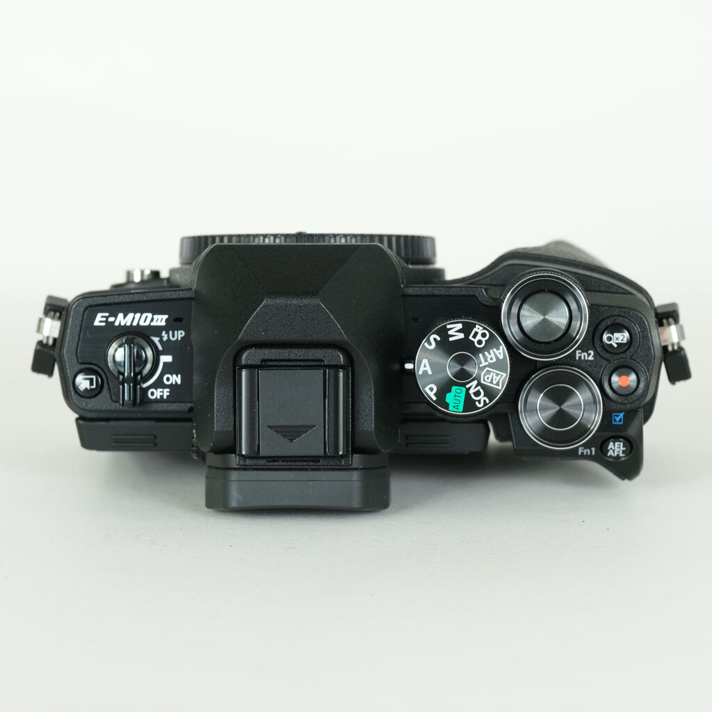 OLYMPUS OM-D E-M10 Mark III