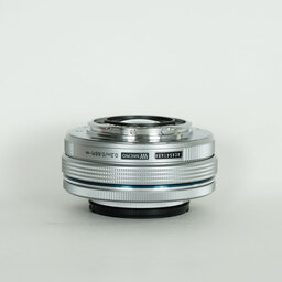 OLYMPUS M.ZUIKO DIGITAL ED 14-42mm F3.5-5.6 EZ シルバー