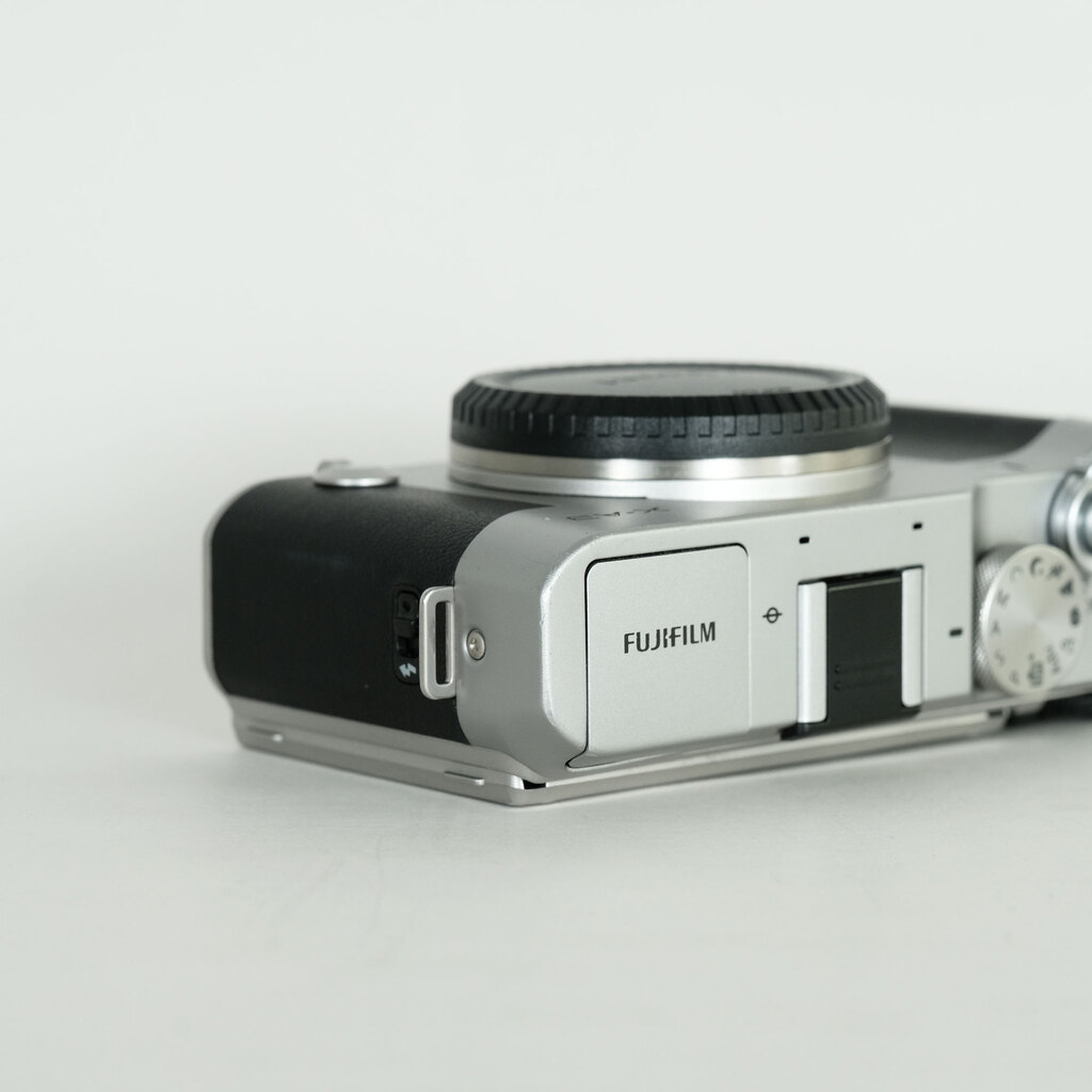 FUJIFILM X-A3 ボディ  シルバー
