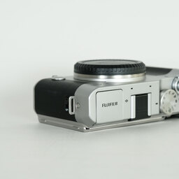 FUJIFILM X-A3 ボディ  シルバー