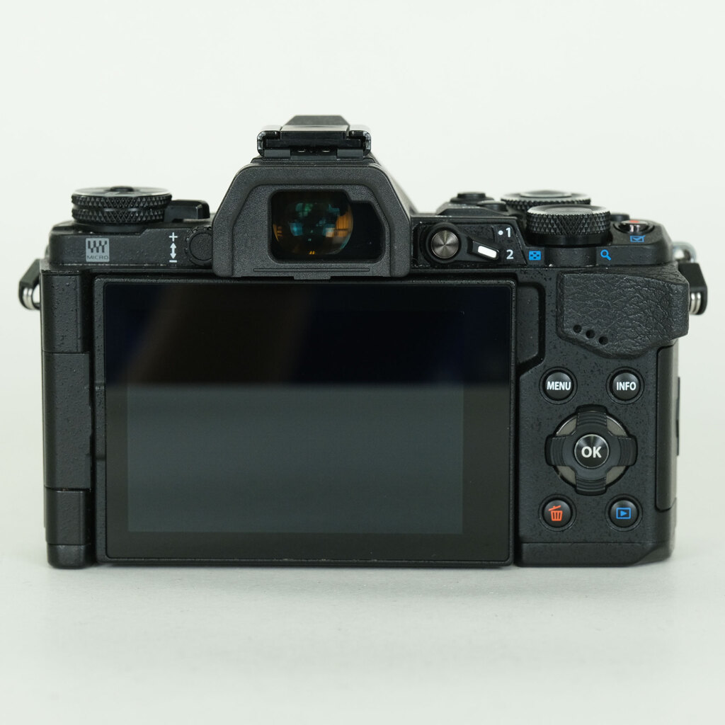 OLYMPUS OM-D E-M5 Mark II