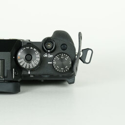 FUJIFILM X-T4
