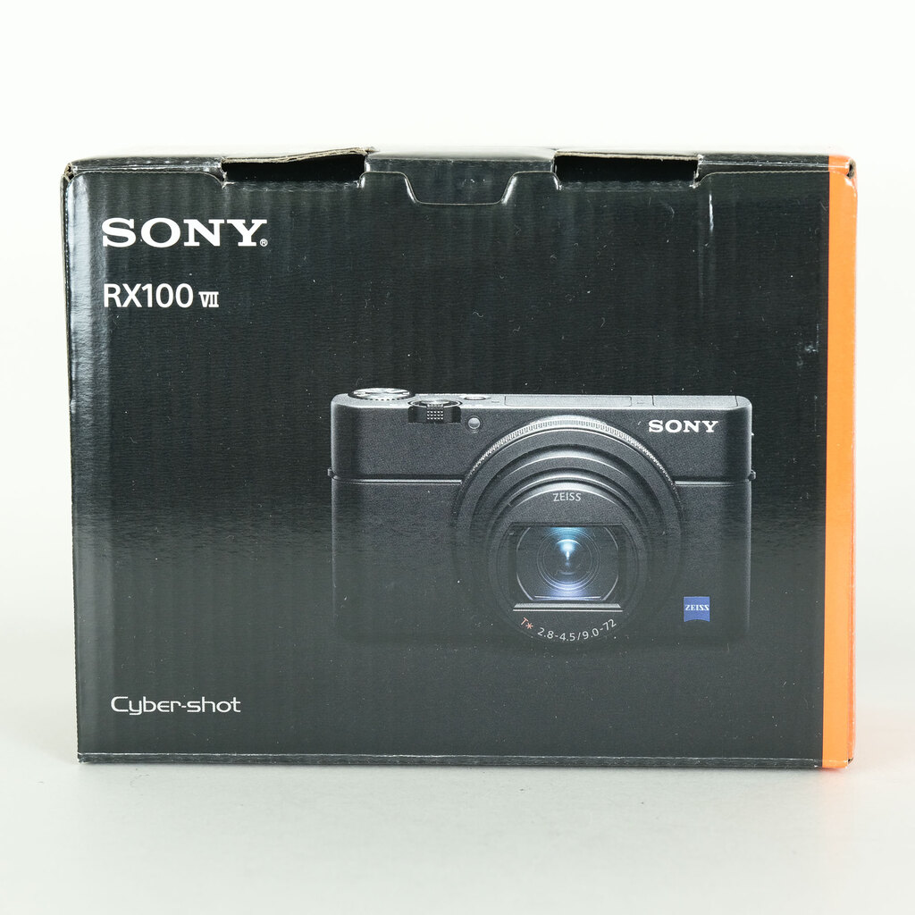 SONY Cyber-shot DSC-RX100M7