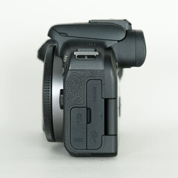 Canon EOS R10
