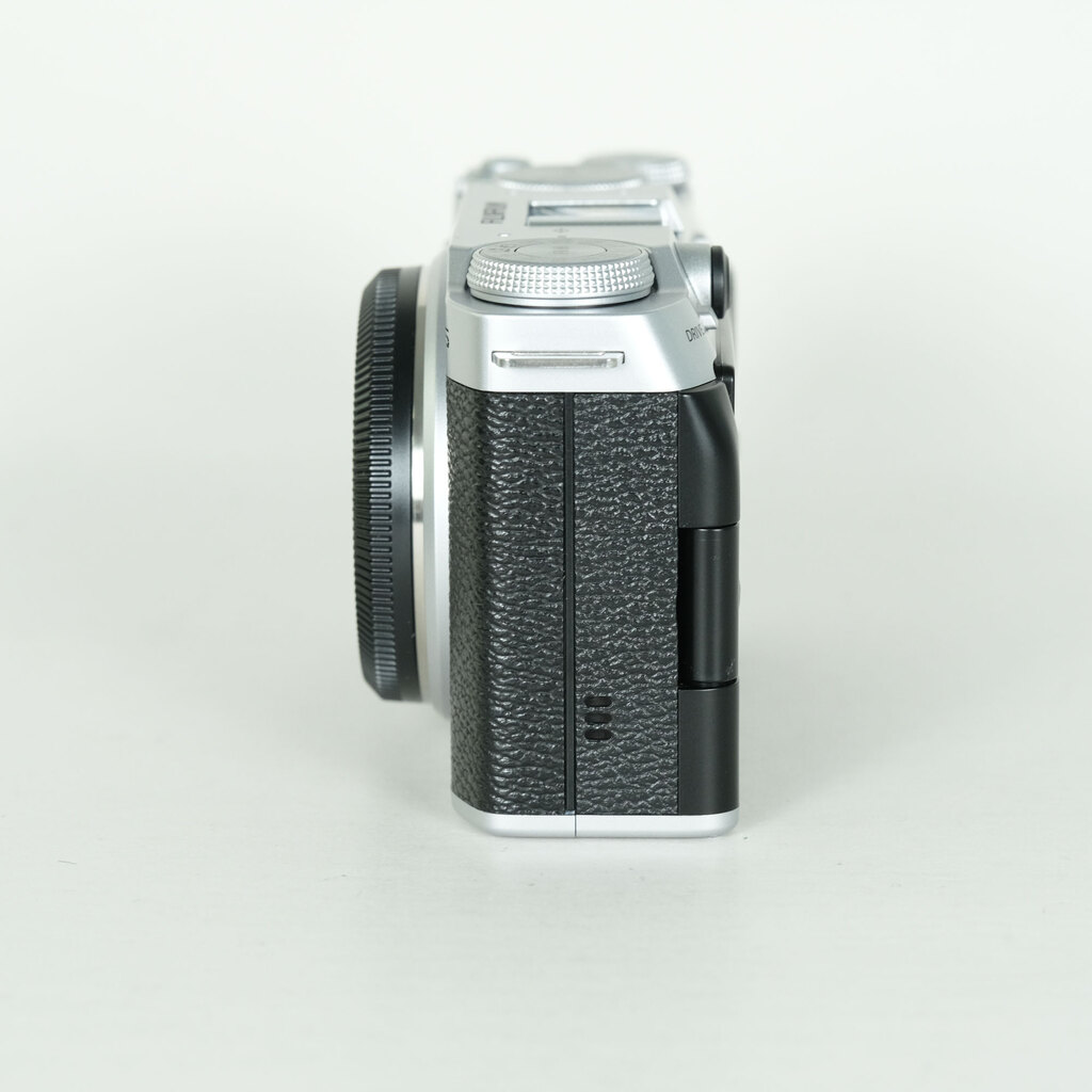 FUJIFILM X-M5 [�{�f�B �V���o�[]