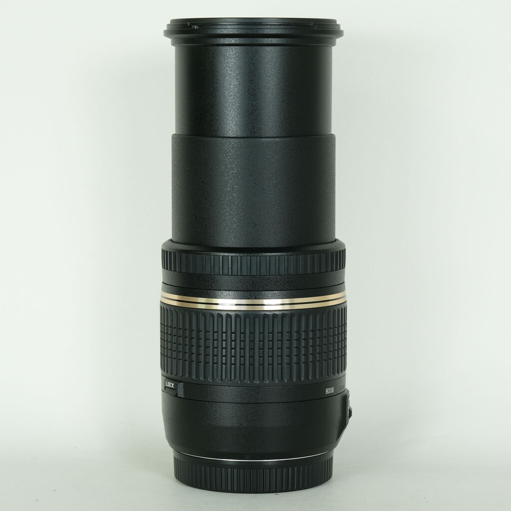 TAMRON 18-270mm F3.5-6.3 DiII VC PZD/Model B008E（キヤノンEF用）