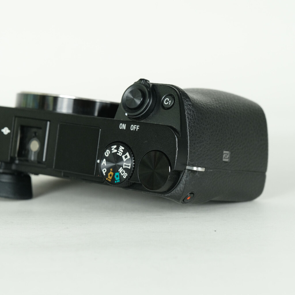 SONY α6000（ILCE-6000）の出品 | ONE SCENE（ワンシーン）