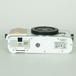 OLYMPUS PEN E-P3 ボディ ホワイト