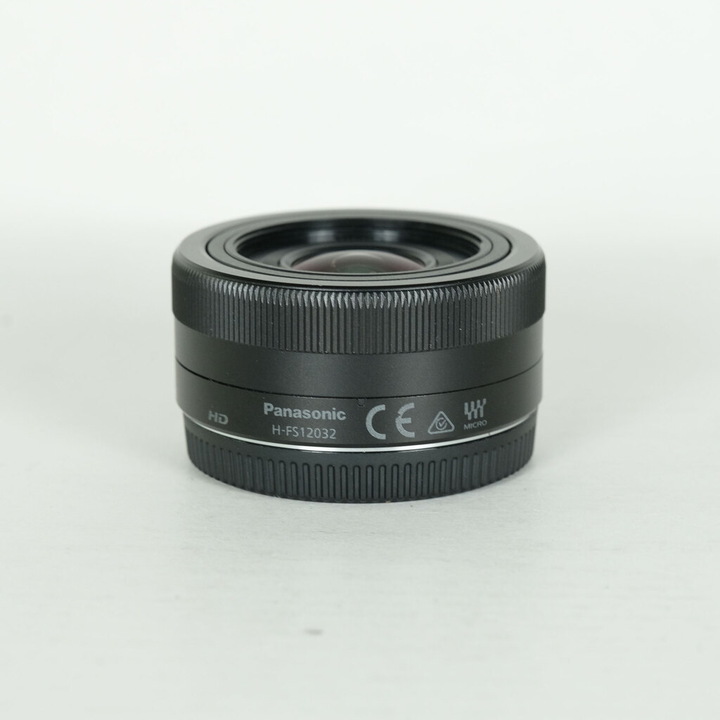 Panasonic LUMIX G VARIO 12-32mm / F3.5-5.6 ASPH. / MEGA O.I.S. [�u���b�N]