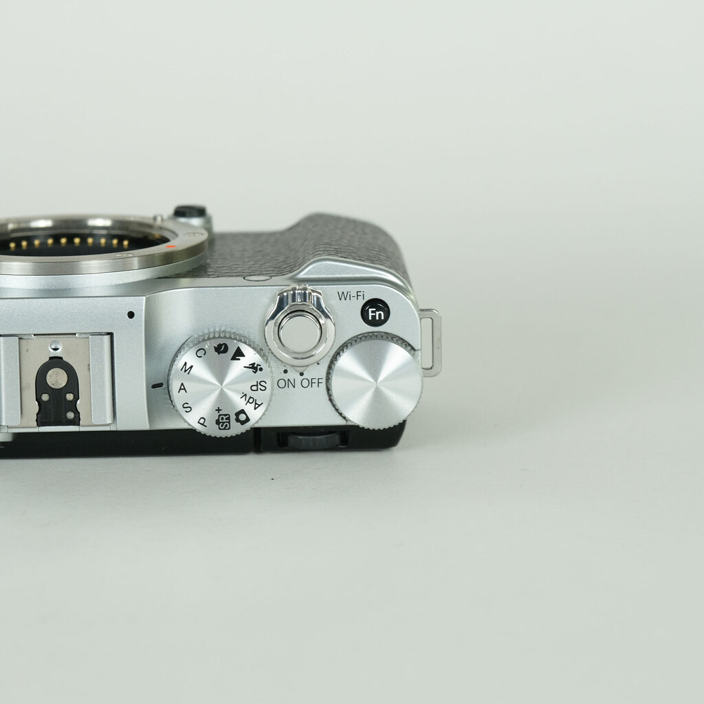 FUJIFILM X-A1 ボディ シルバー
