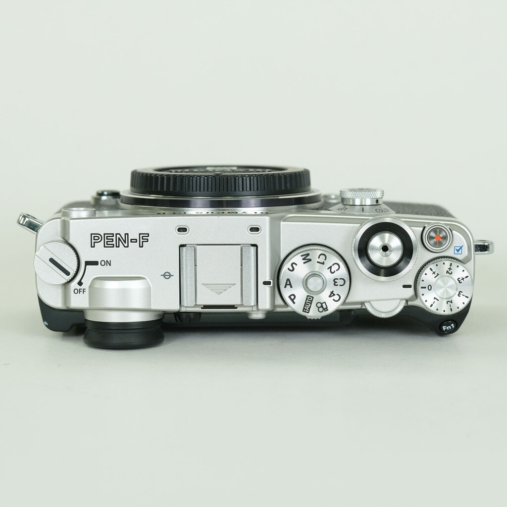 OLYMPUS PEN-F