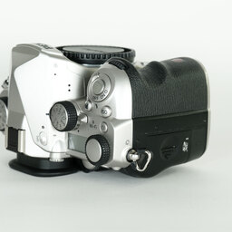 PENTAX K-1 Limited Silver〔バッテリーグリップ D-BG6 /バッテリー×2 / メタルホットシュー付属〕