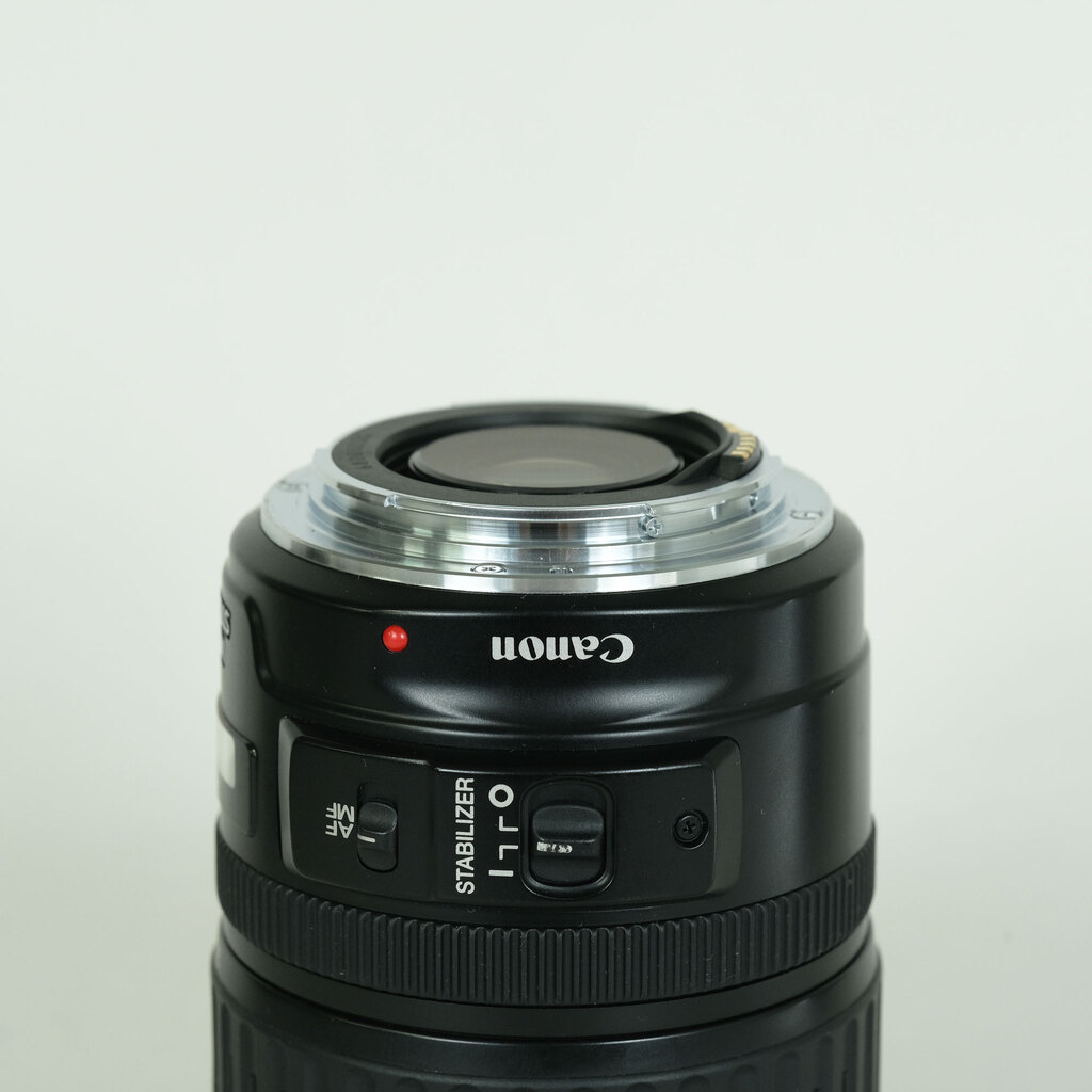 Canon EF28-135mm F3.5-5.6 IS USM