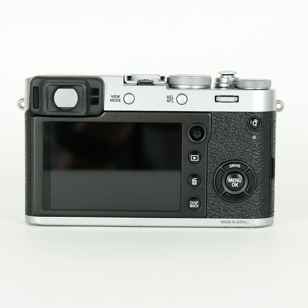 FUJIFILM X100F シルバー FUJIFILM X100F シルバー