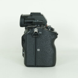 SONY α7 III(ILCE-7M3) SONY α7 III(ILCE-7M3)