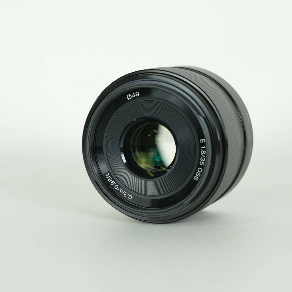 SONY E 35mm F1.8 OSS SEL35F18