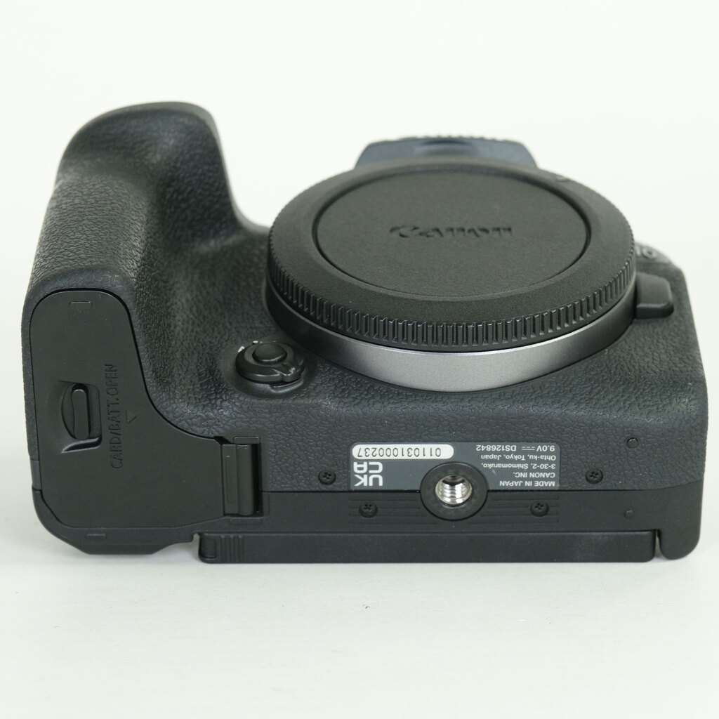 Canon EOS R10