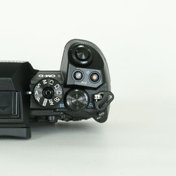 OLYMPUS OM-D E-M1 Mark II OLYMPUS OM-D E-M1 Mark II