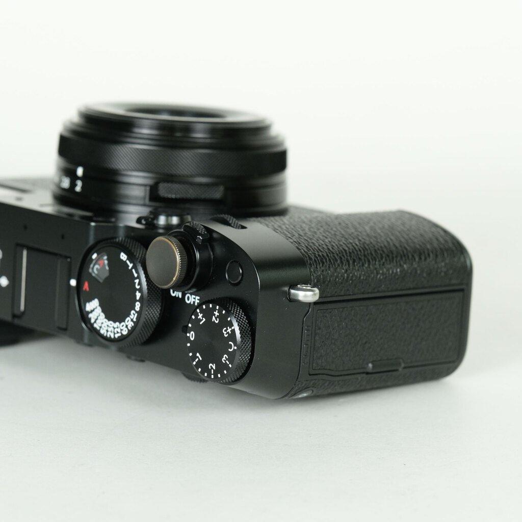 FUJIFILM X100VIの出品 | ONE SCENE（ワンシーン）