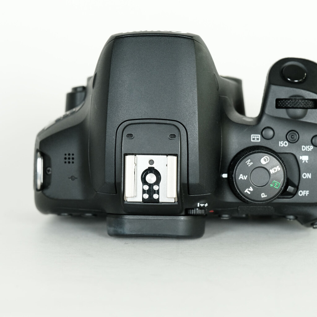 Canon EOS Kiss X10i