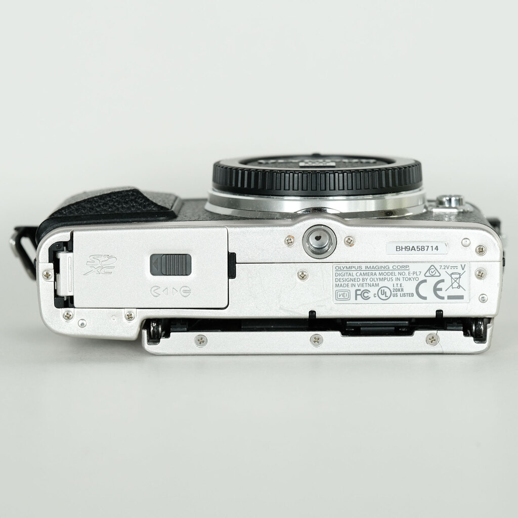OLYMPUS PEN Lite E-PL7 ボディ シルバー