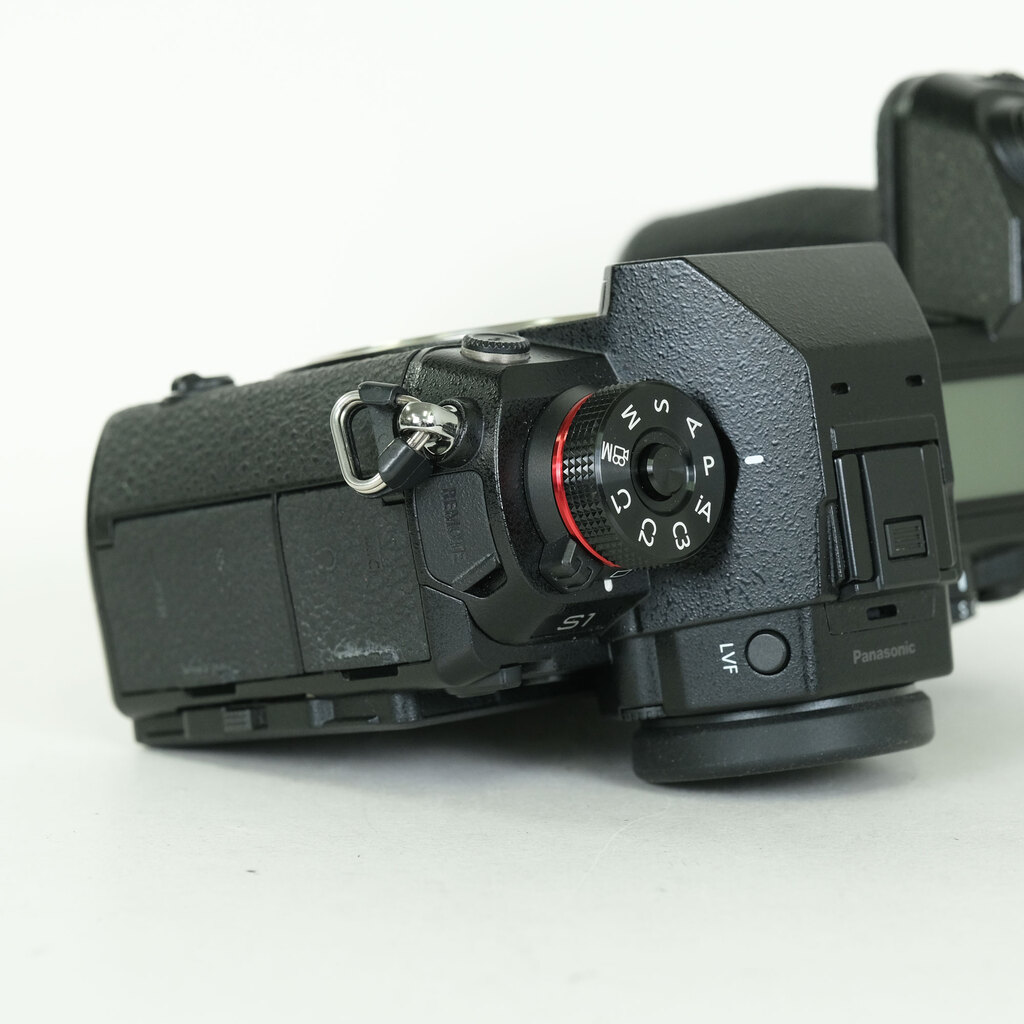 Panasonic LUMIX DC-S1