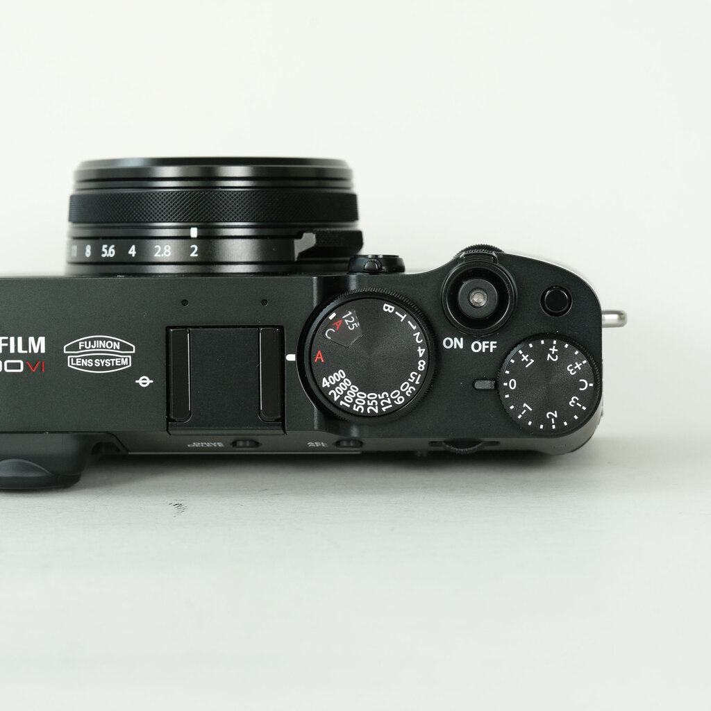 FUJIFILM X100VIの出品 | ONE SCENE（ワンシーン）