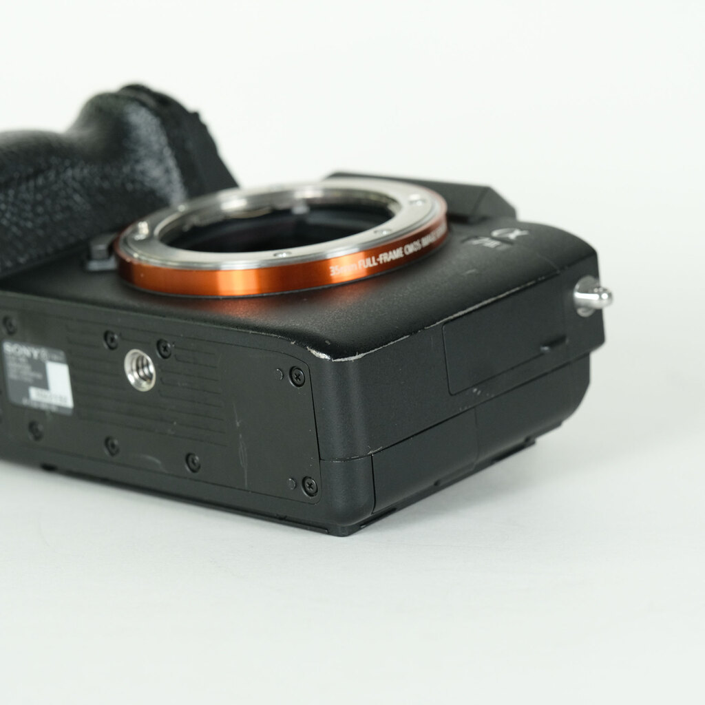 SONY α7 III（ILCE-7M3）の出品 | ONE SCENE（ワンシーン）