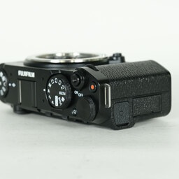 FUJIFILM X-M5