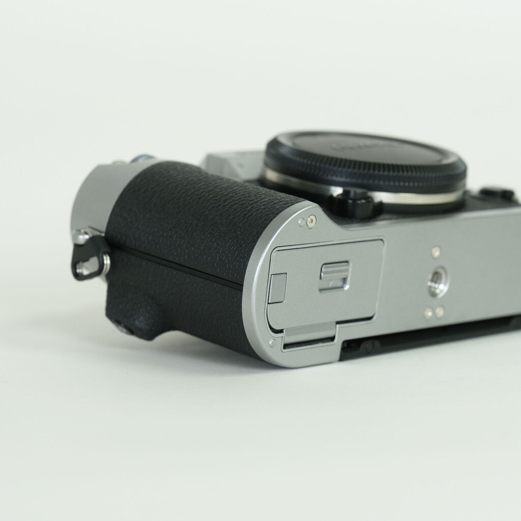 FUJIFILM X-T50