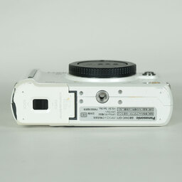 Panasonic LUMIX DMC-GF1 ボディ シェルホワイト