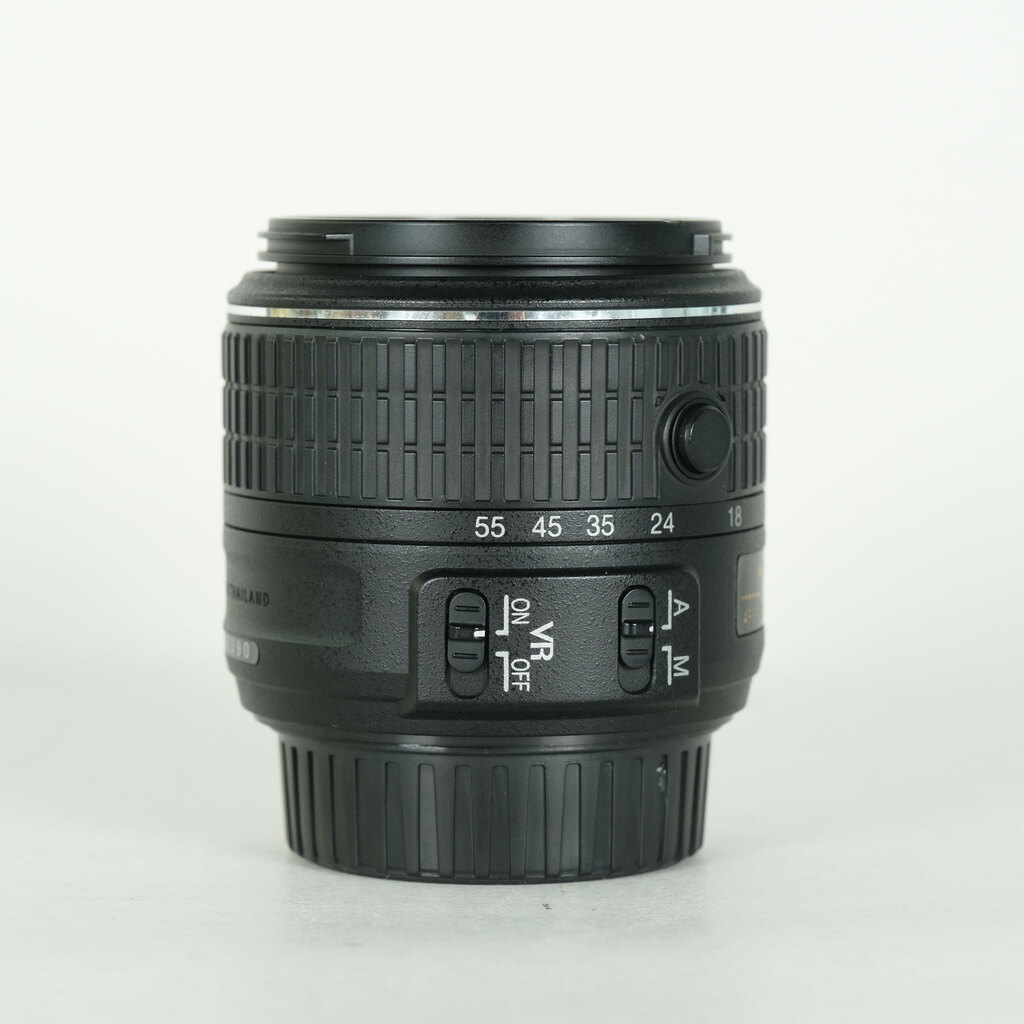 Nikon AF-S DX NIKKOR 18-55mm f3.5-5.6G VR II Nikon AF-S DX NIKKOR 18-55mm f3.5-5.6G VR II