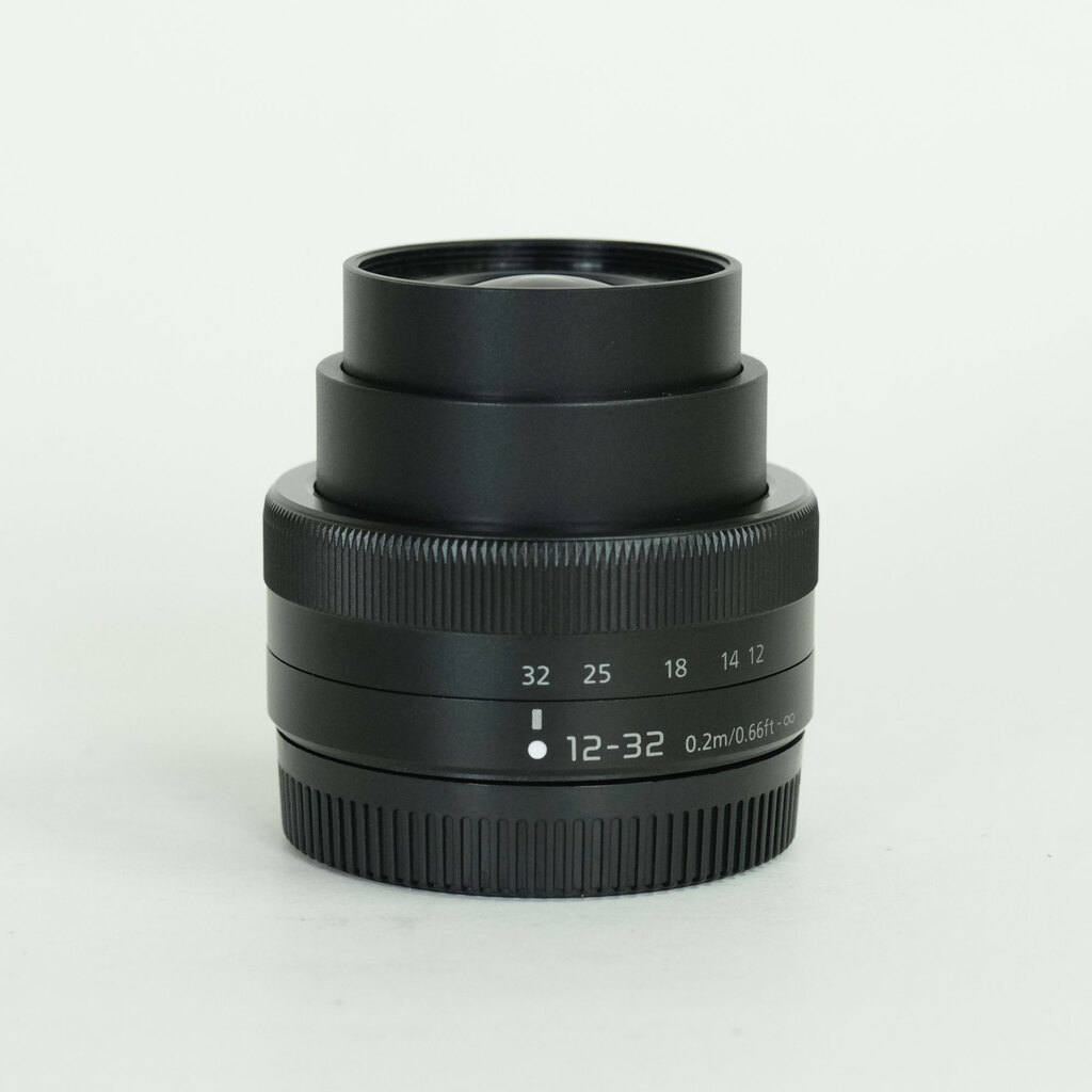 Panasonic LUMIX G VARIO 12-32mm / F3.5-5.6 ASPH. / MEGA O.I.S.