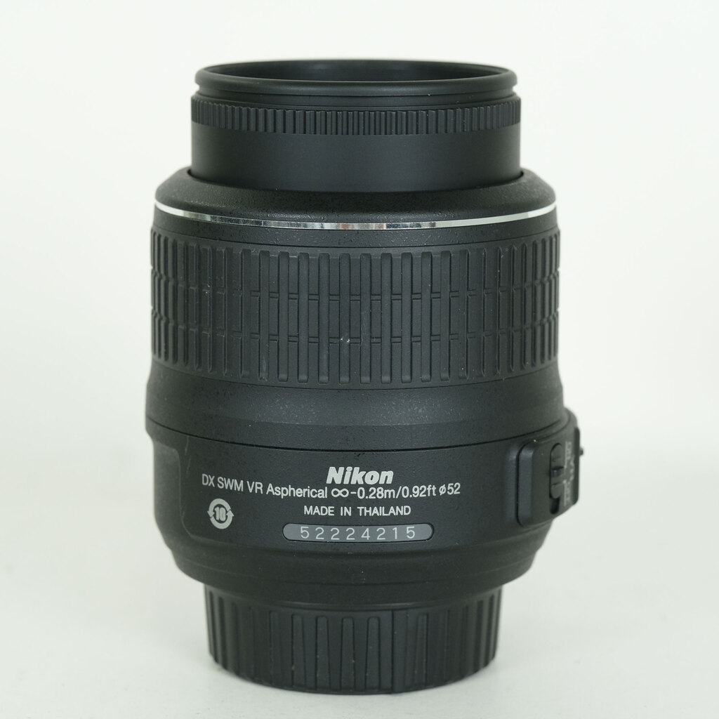 Nikon AF-S DX NIKKOR 18-55mm F3.5-5.6 G VR Nikon AF-S DX NIKKOR 18-55mm F3.5-5.6 G VR
