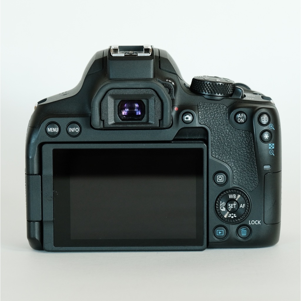 Canon EOS Kiss X10i