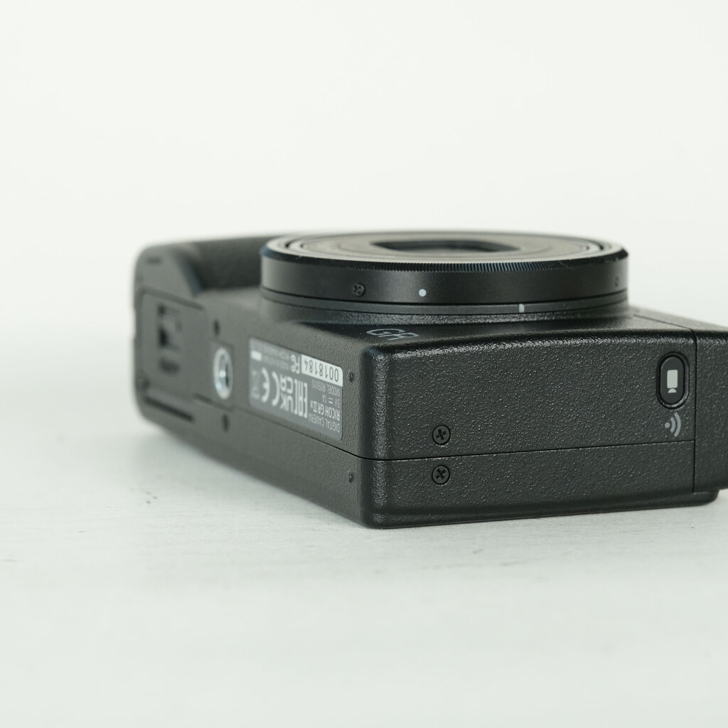 RICOH GR IIIxの出品 | ONE SCENE（ワンシーン）