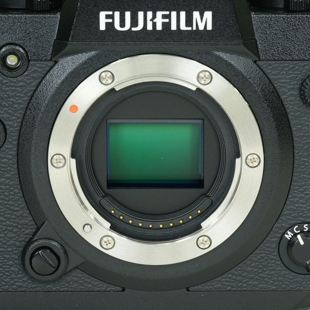 FUJIFILM X-H1