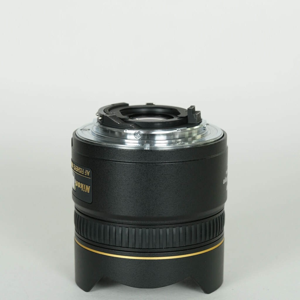 Nikon AF DX Fisheye-Nikkor 10.5mm F2.8G ED Nikon AF DX Fisheye-Nikkor 10.5mm F2.8G ED