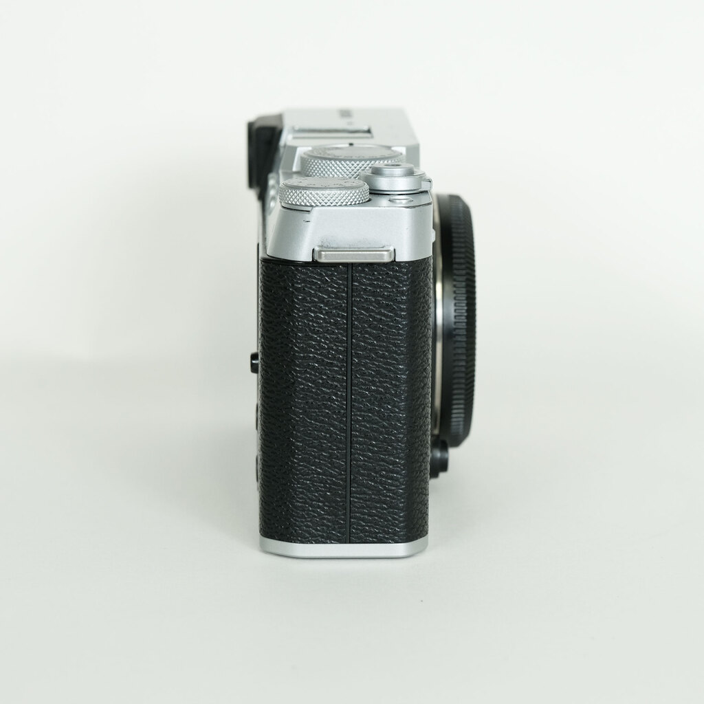 FUJIFILM X-E4 FUJIFILM X-E4